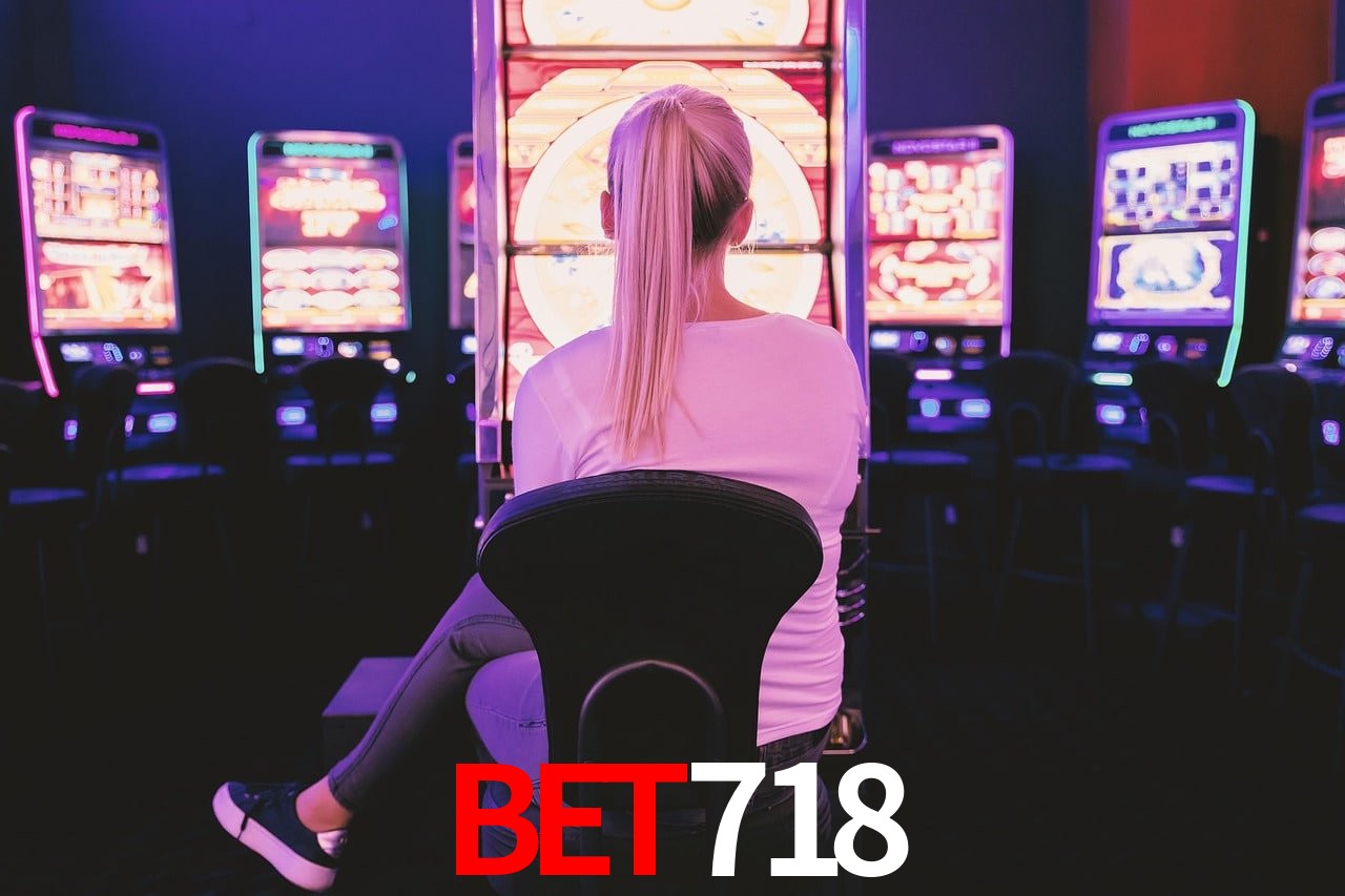 Bonus Features BET718